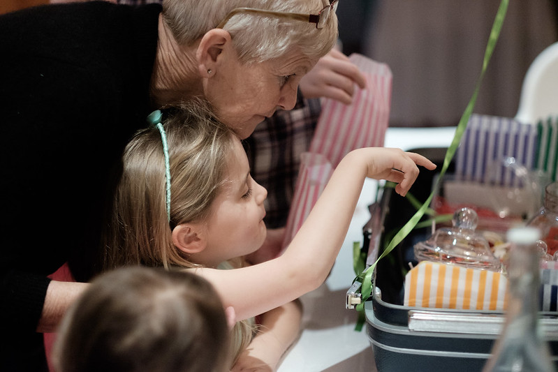 A sweetshop in a suitcase for the kids between the Dinner and the evening reception